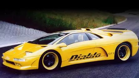 Lamborghini Diablo Evolution GT1 (1997): A Roaring Splash of Yellow Elegance