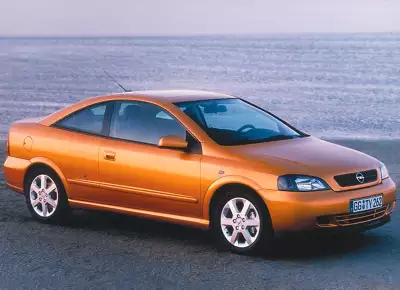 Opel Astra Coupe 01 800x600