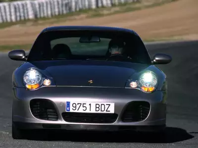 Porsche046