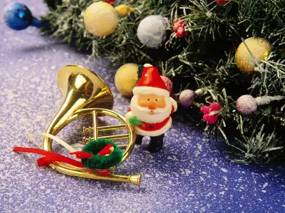 Christmas Themed Wallpaper - Tiny Santa and Trumpet Delight