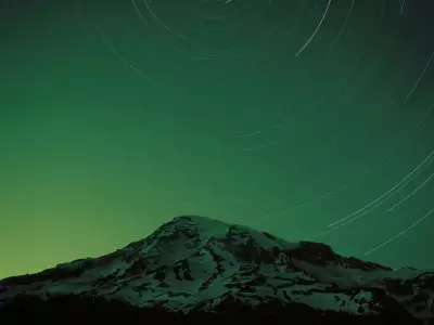 Star Trails, Mount Rainier, Washington 1600x12