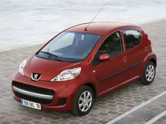 2009 Peugeot 107 02