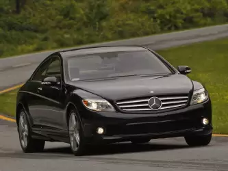 Mercedes CL550 4MATIC (2009): A Symphony of Luxury and Performance