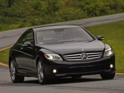 Mercedes CL550 4MATIC (2009): A Symphony of Luxury and Performance
