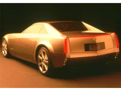 Cadillac Evoq Concept 11
