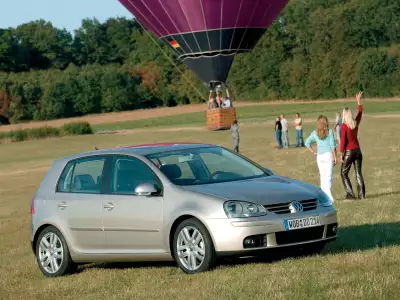Volkswagen Golf V 043
