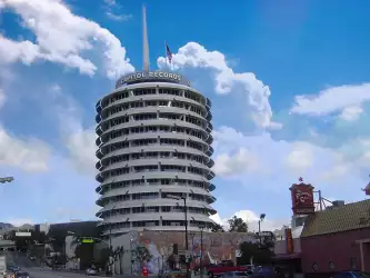Capitol Records Building 002
