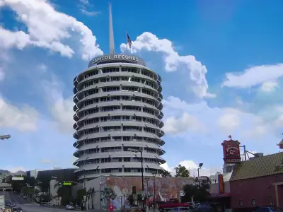 Capitol Records Building 002