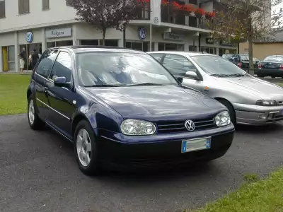 VW GOLF 2000