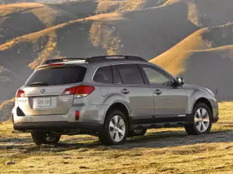 2010 Subaru Outback 06