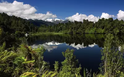 Lake Mapourika New Zealand