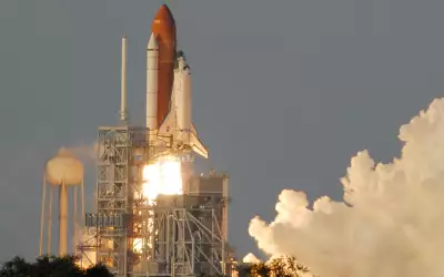 Space Shuttle - Launching