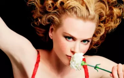 Nicole Kidman With Rose
