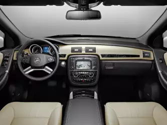 Exploring Luxury: Mercedes-Benz R Interior View
