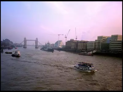 London Tower Bridge 4 39.4