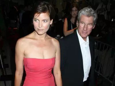 Carey Lowell With Richard Gere