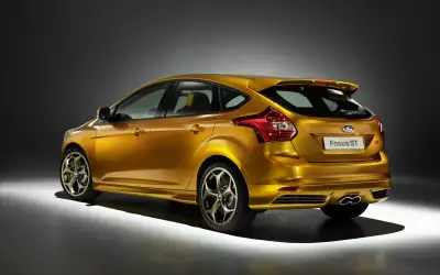Ford Focus ST2 Widescreen 02