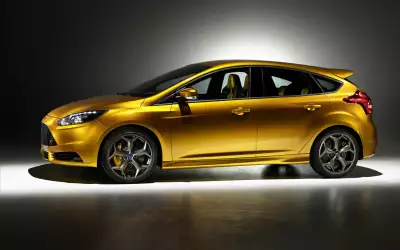 Ford Focus ST2 Widescreen 03