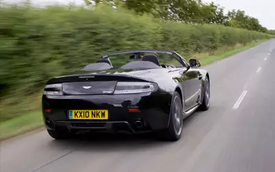Aston Martin V8 2011