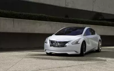 Nissan Ellure