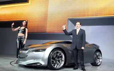 Chevrolet Introduces Mi Ray Roadster Concept