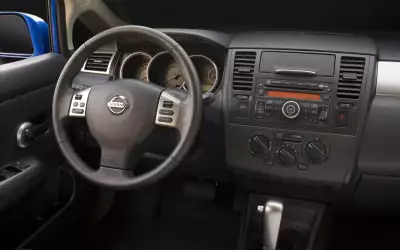 Nissan Versa Hatchback2
