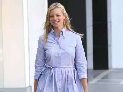 Amy Smart In Shopping