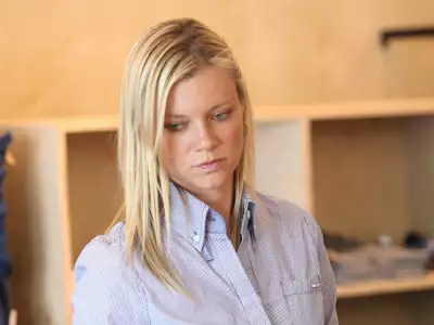Amy Smart In Shopping
