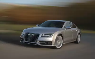 Audi S73