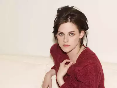 Kristen Stewart Mesmerizing Photoshoot