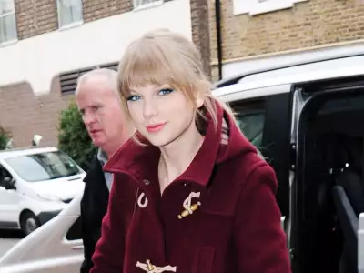Taylor Swift Outside Her Hotel In London