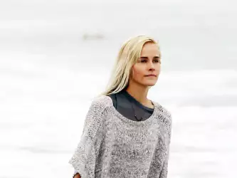 Isabel Lucas Knight Of Cups Set Candids In Malibu