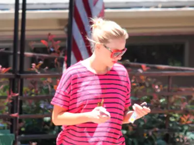 Scarlett Johansson Out And About Candids In Hollywood