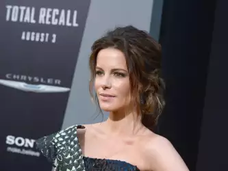Kate Beckinsale at Total Recall Premiere in Hollywood