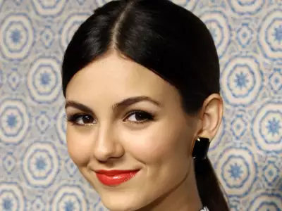 Victoria Justice Alice + Olivia By Stacey Bendet Fashion Show In New York City