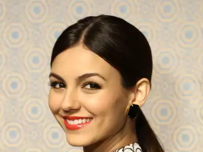Victoria Justice Alice + Olivia By Stacey Bendet Fashion Show In New York City
