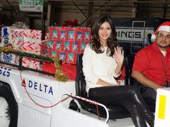 Victoria Justice Delta Airlines Holiday In The Hangar In Los Angeles