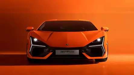Lamborghini Revuelto - Frontal Elegance and Power