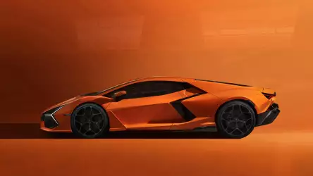 Lamborghini Revuelto - Side View Extravaganza