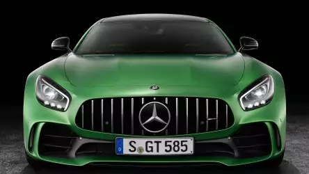 Green Mercedes AMG GT R Wallpaper - Front View Elegance
